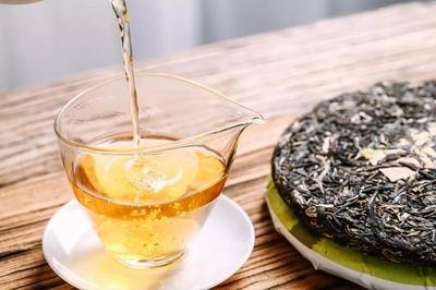 白茶与普洱茶哪个好喝一点-白茶与普洱茶哪个好喝一点呢