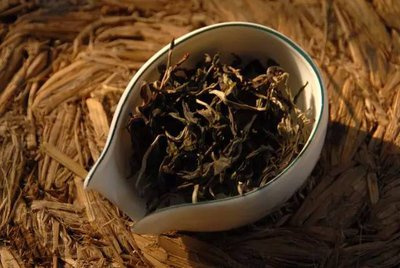 白茶和普洱茶哪个适合养胃-白茶和普洱茶哪个适合养胃的
