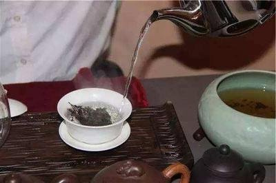 普洱茶怎么做加工茶饼好喝-普洱茶怎么做加工茶饼好喝呢