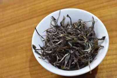 普洱茶白茶的外形特征描述-普洱茶白茶的外形特征描述是什么
