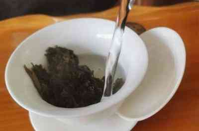 绿茶和普洱茶的区别与功效-绿茶和普洱茶的区别与功效一样吗