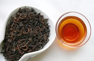 喝红茶还是白茶：感冒、减肥、冬季选择的全面指南
