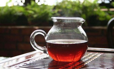 特级普洱茶的功效：了解其作用、禁忌与全面益处