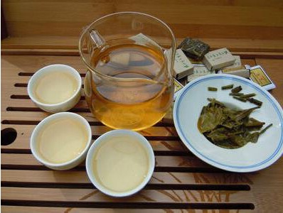 白茶和普洱茶：有何不同？