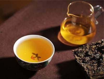 茶叶爱好者必知的完整标题：茶叶爱好者的指南：选择、品味和鉴茶叶的技巧