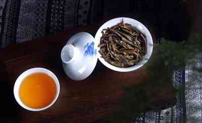 白茶和普洱茶放在一起喝会怎样？探讨两种茶叶的口感和功效搭配
