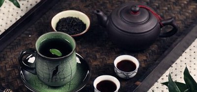 普洱茶煮出来颜色发黑的原因及是否可饮用？