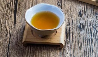 白茶和普洱茶哪个更适合养胃？比较它们的益处与口感