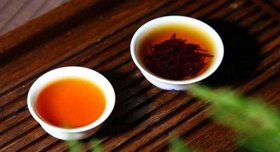 全面解析：普洱生茶与白茶的区别及功效