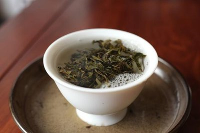 全面了解普洱白茶：品种、图片、名称、特点及口感