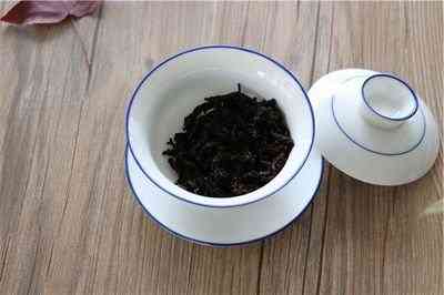 白茶与普洱：口感、健康效果对比，哪个更好？