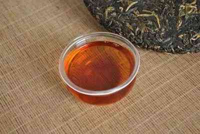 普洱古树白茶：茶类之一，介绍其特点与功效