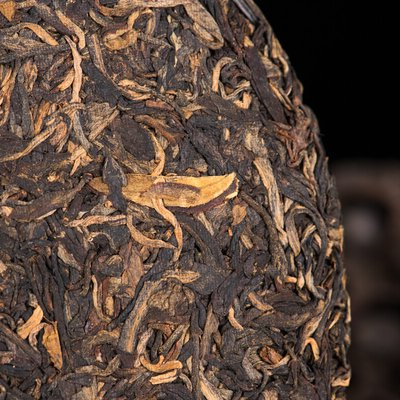 堆沤普洱茶：巧妙运用茶渣，渥堆发酵过程解析