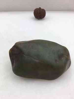 大块红玛瑙原石多少钱一个，红玛瑙原石价格一斤，红玛瑙石多少钱一颗