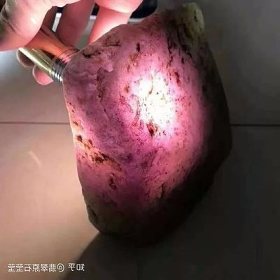 高级玉石手镯推荐买吗